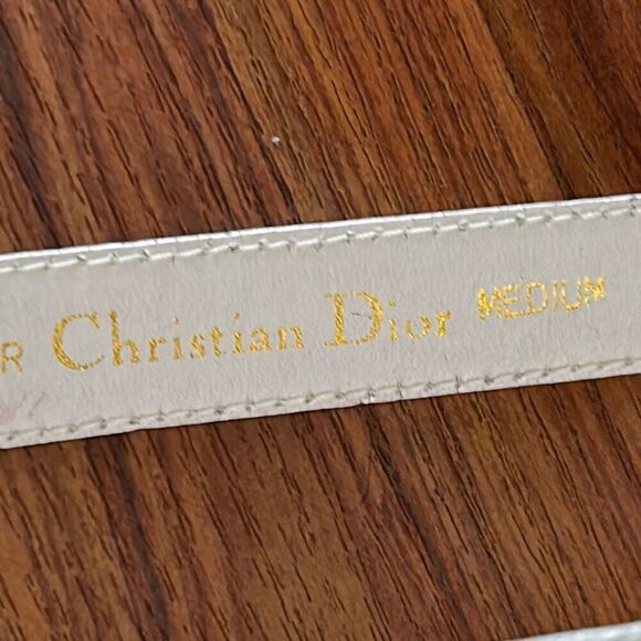 Vintage 80's Christian Dior white thin leather belt gold buckle size M - Picture 2 of 5